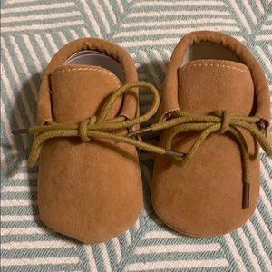 Romirus tan baby moccasins